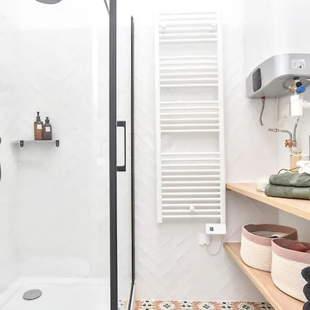 Charming Flat In Montmartre - Imhost * Parigi